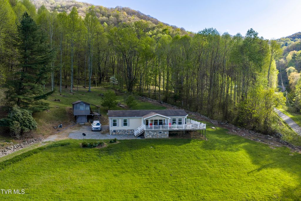 Photo of 2169 Rice Creek Road, Flag Pond, TN 37657 (MLS # 9994239)