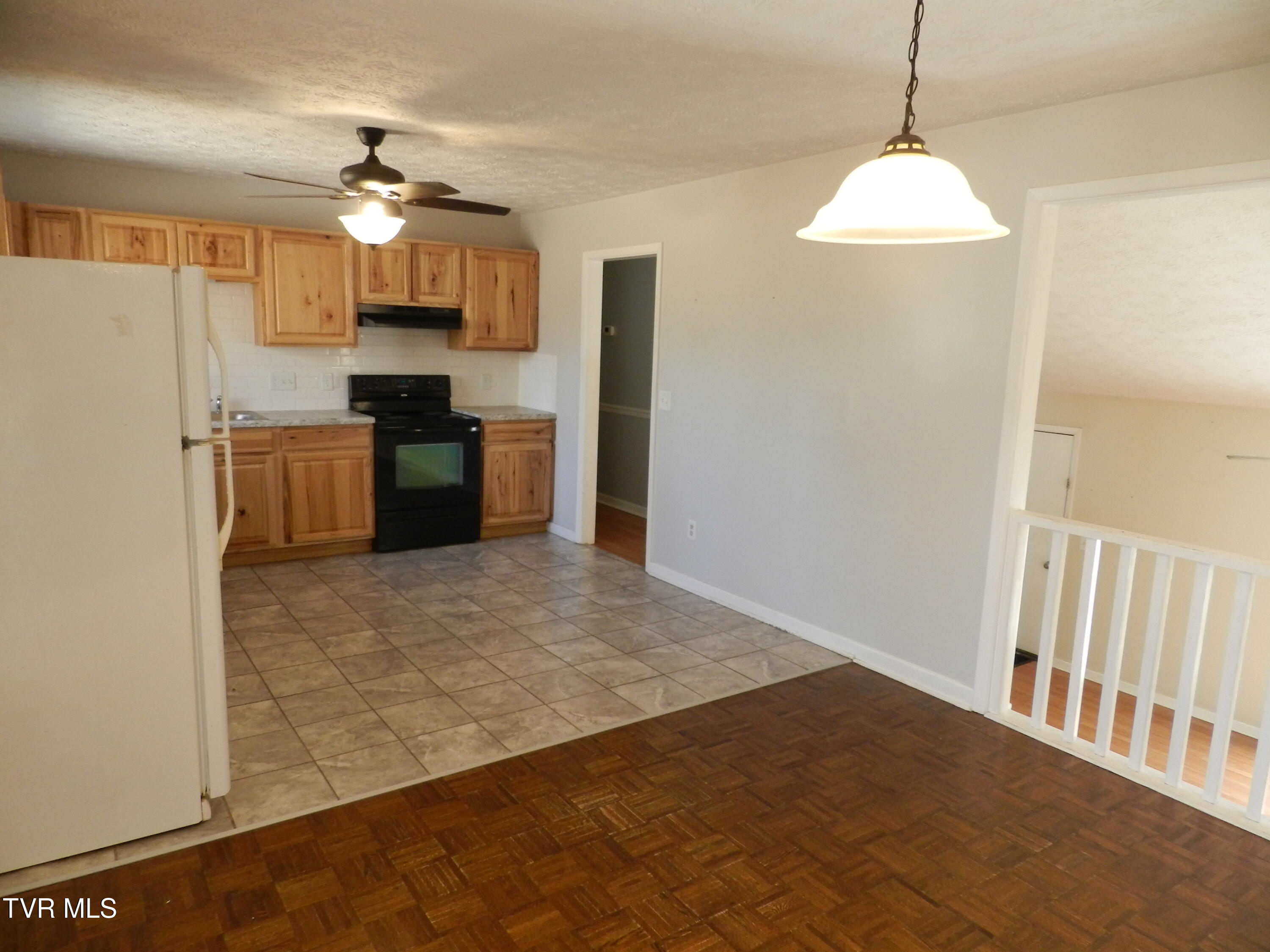 730 Dover Avenue, Mount Carmel, Tennessee image 14