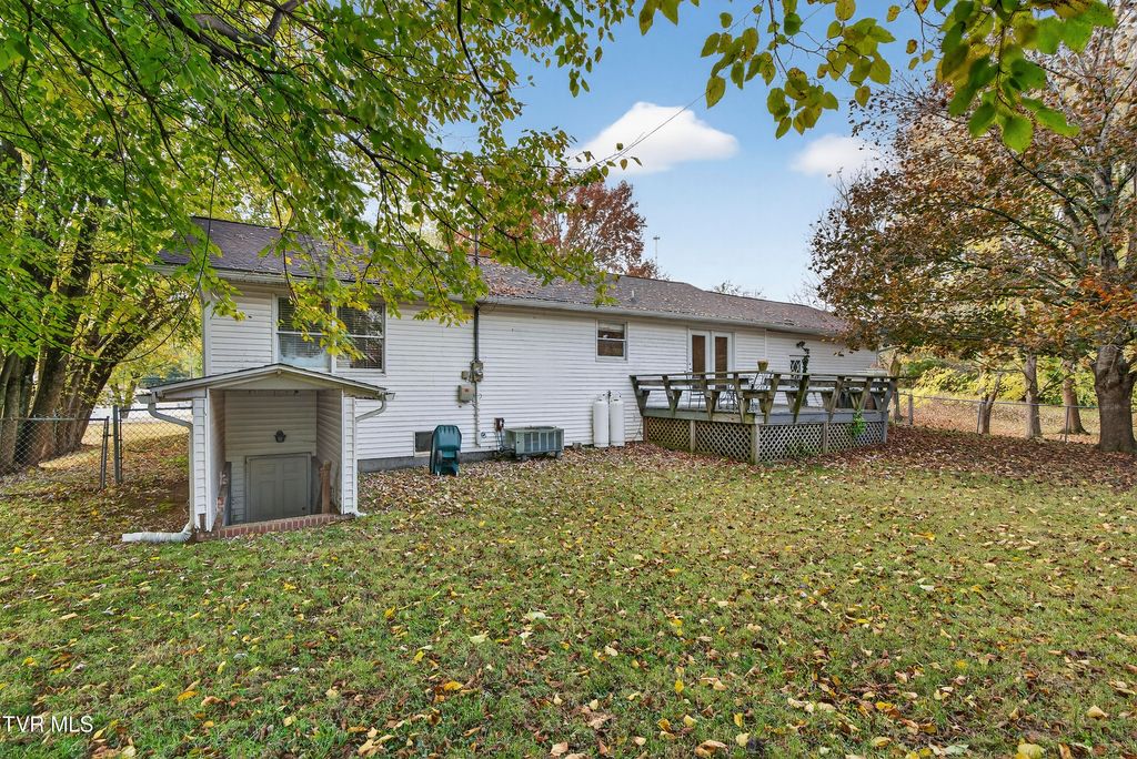 Photo of 825 Edgemont North Street, Abingdon, VA 24210 (MLS # 9987774)