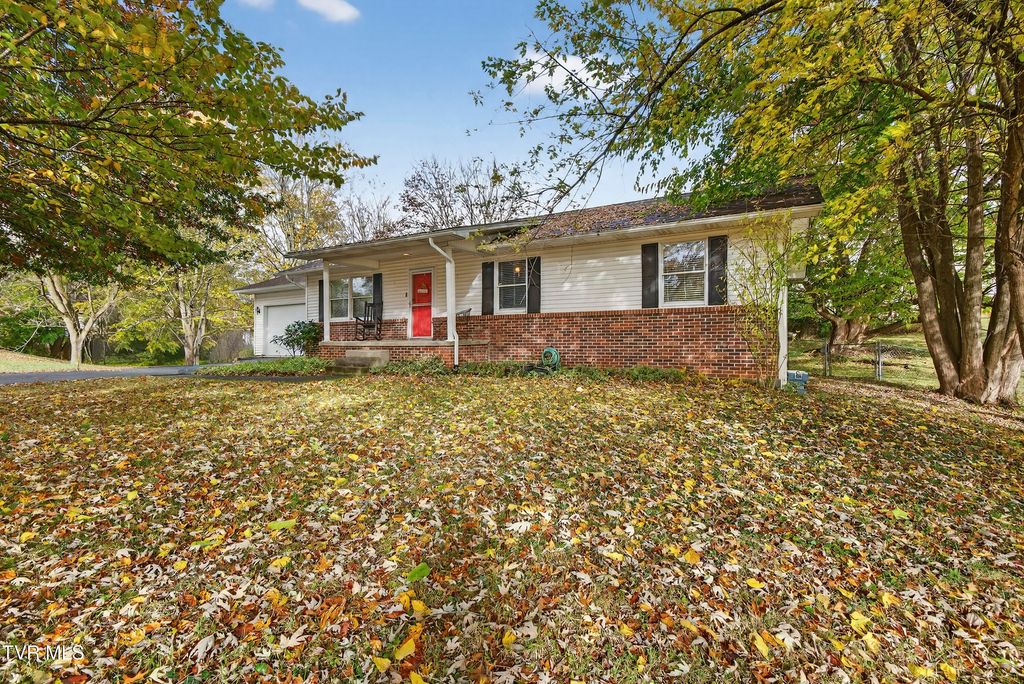 Photo of 825 Edgemont North Street, Abingdon, VA 24210 (MLS # 9987774)