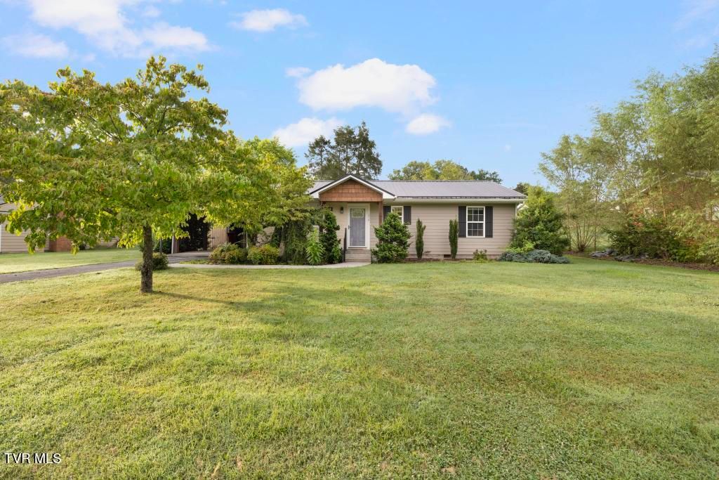 Photo of 1318 Oxford Place, Johnson City, TN 37601 (MLS # 9989723)