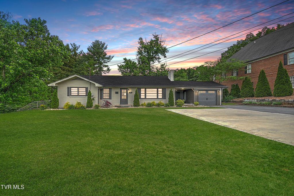 Photo of 1207 Jackson Boulevard, Jonesborough, TN 37659 (MLS # 9966065)