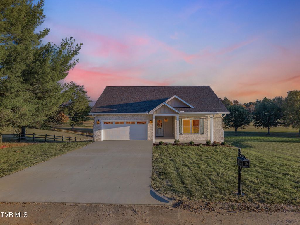 Photo of 260 Par Lane, Greeneville, TN 37743 (MLS # 9988030)