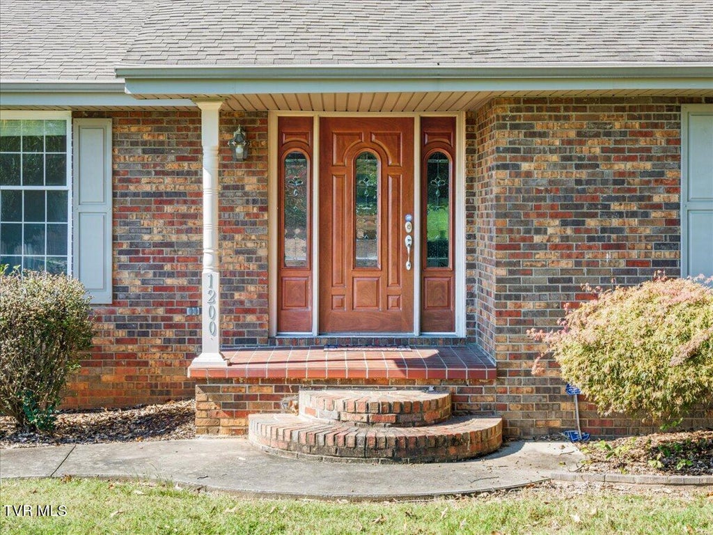 Photo of 1200 Sharondale Avenue, Kingsport, TN 37660 (MLS # 10002188)