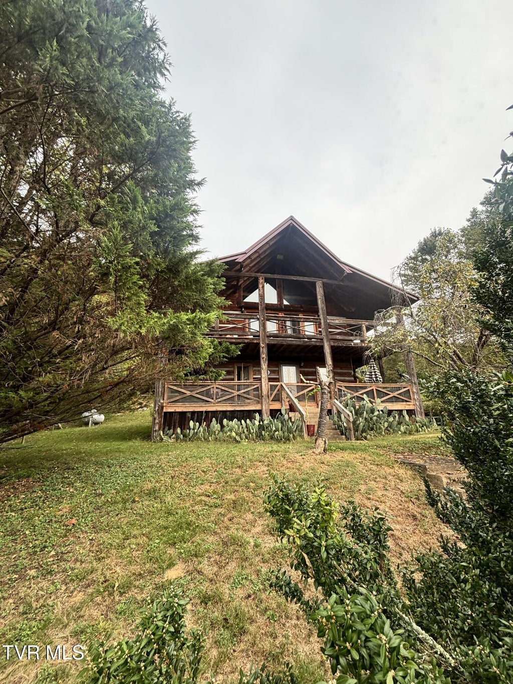 Photo of 215 Short Coal Chute Road, Elizabethton, TN 37643 (MLS # 10001927)