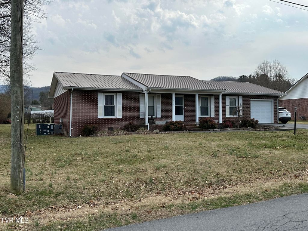 Photo of 1012 Mountainview Road, Erwin, TN 37650 (MLS # 9991731)