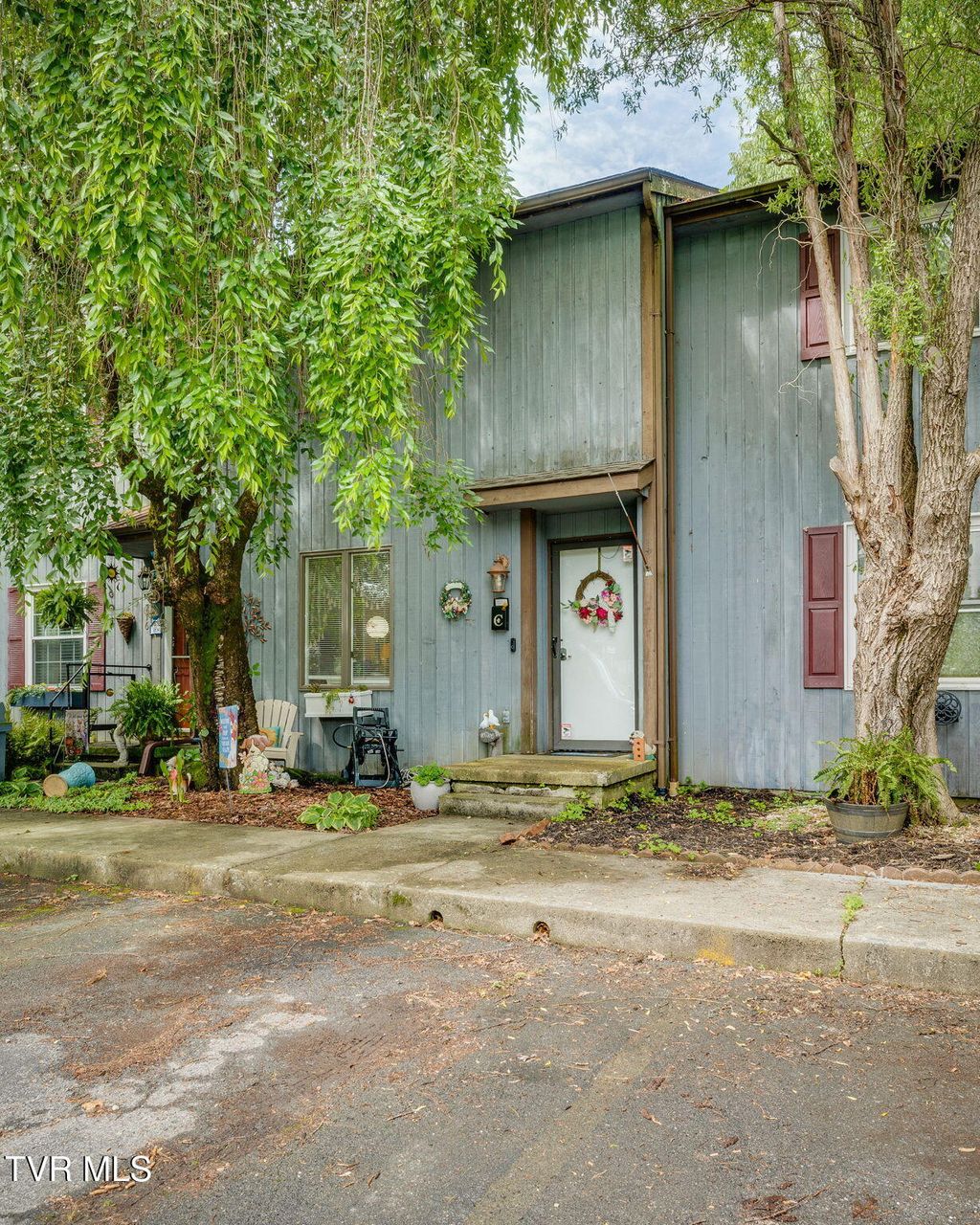 Photo of 716 Carolina Avenue #Apt C, Bristol, TN 37620 (MLS # 9995988)