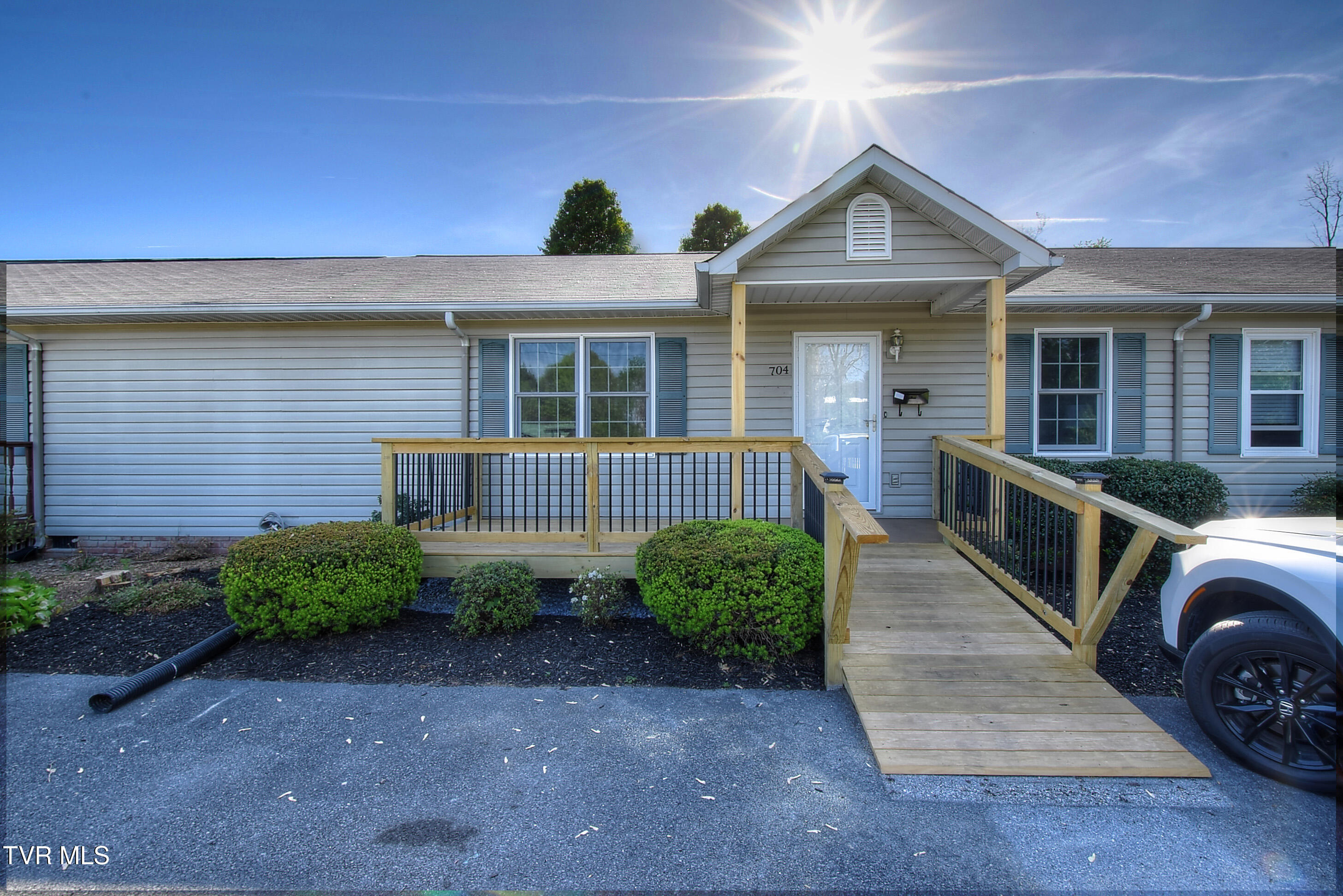 704 Hickory Street #-, Elizabethton, Tennessee image 2
