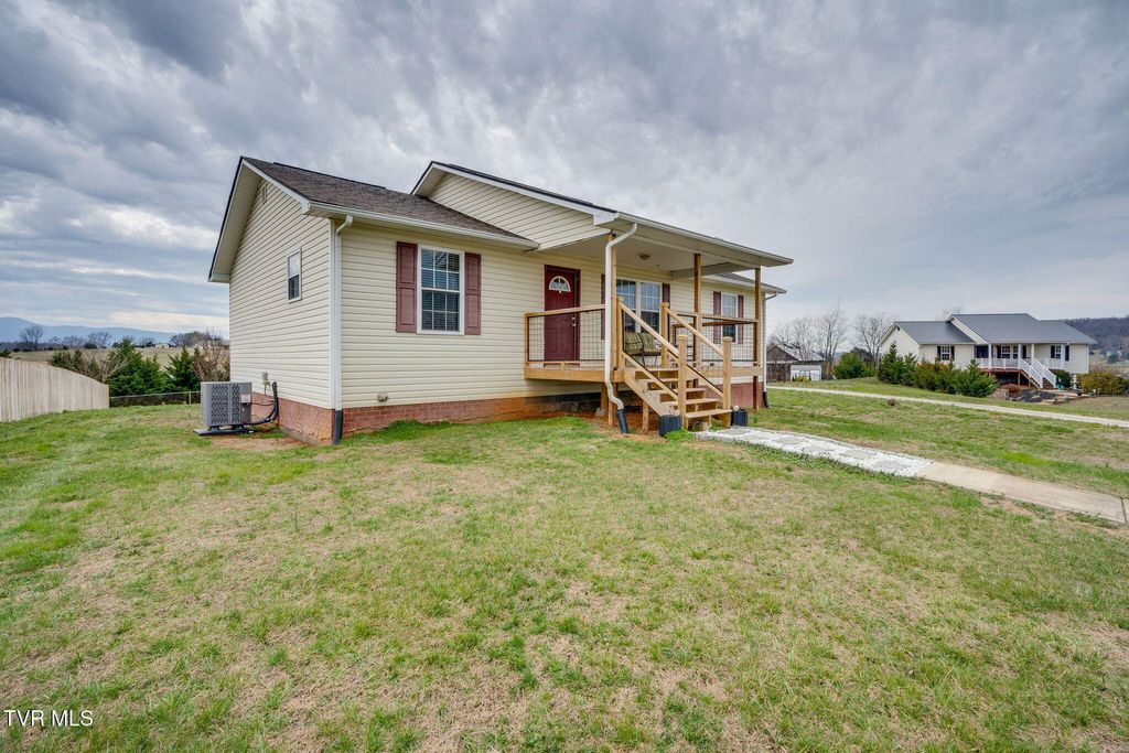 Photo of 510 Ebenezer Loop, Chuckey, TN 37641 (MLS # 9991883)