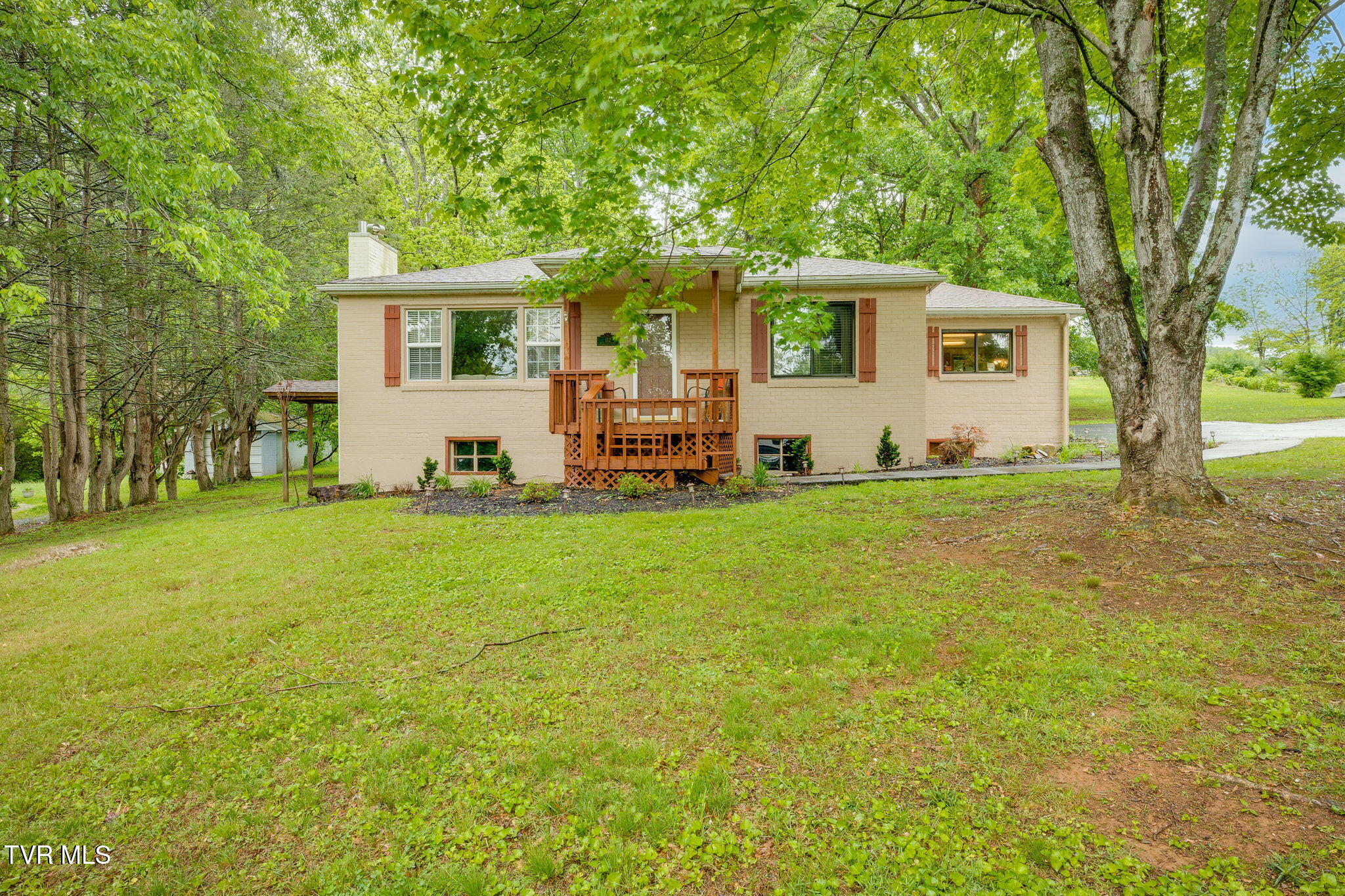 112 Crossway Road, Bristol, Virginia image 2