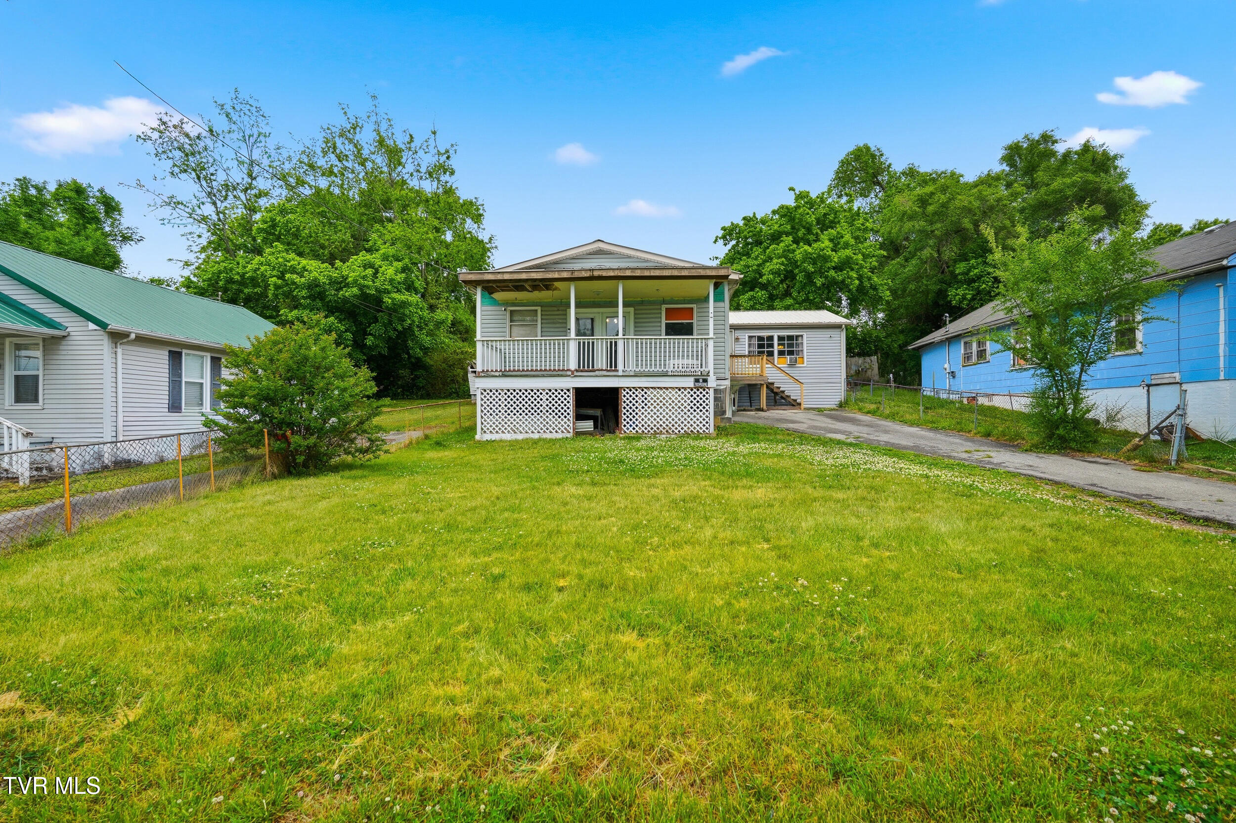 2_345 virgil ave-29