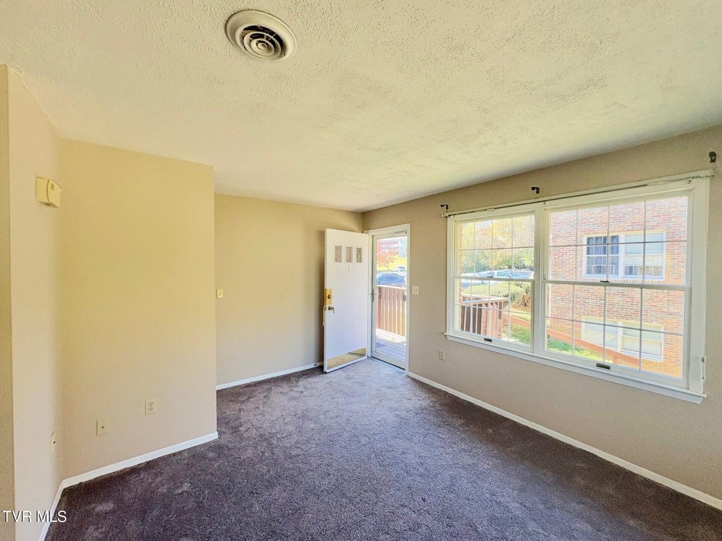 Photo of 1805 King College Road #G1, Bristol, TN 37620 (MLS # 10002525)