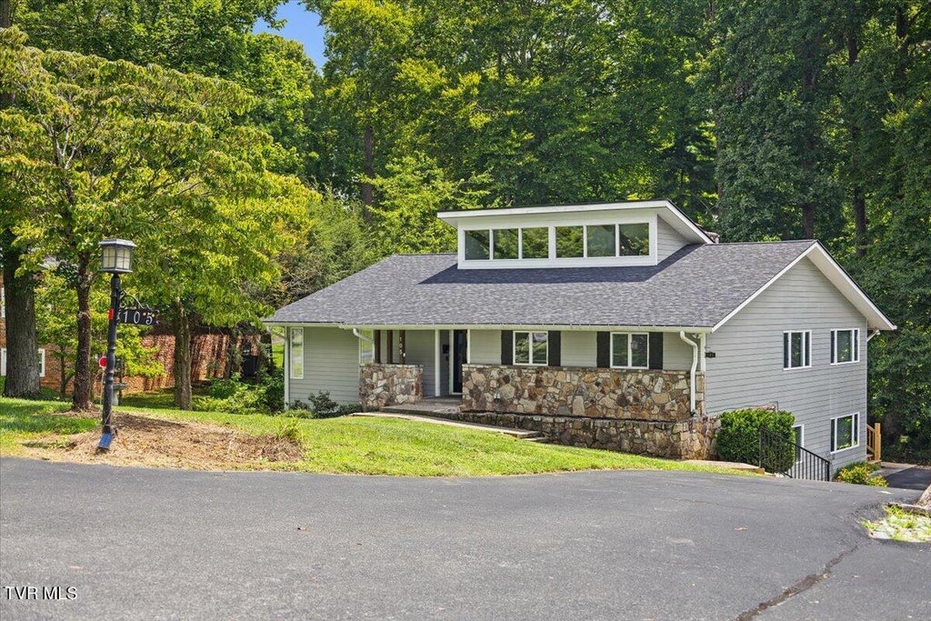Photo of 105 Dogwood Lane, Johnson City, TN 37604 (MLS # 9999734)