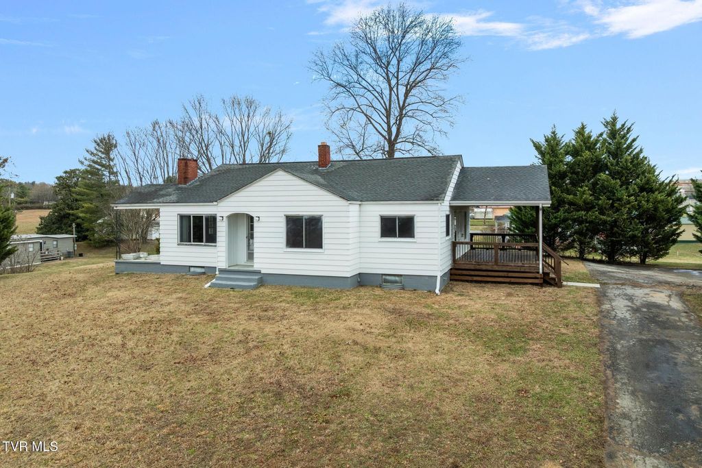 Photo of 144 Allison Road, Piney Flats, TN 37686 (MLS # 9989227)