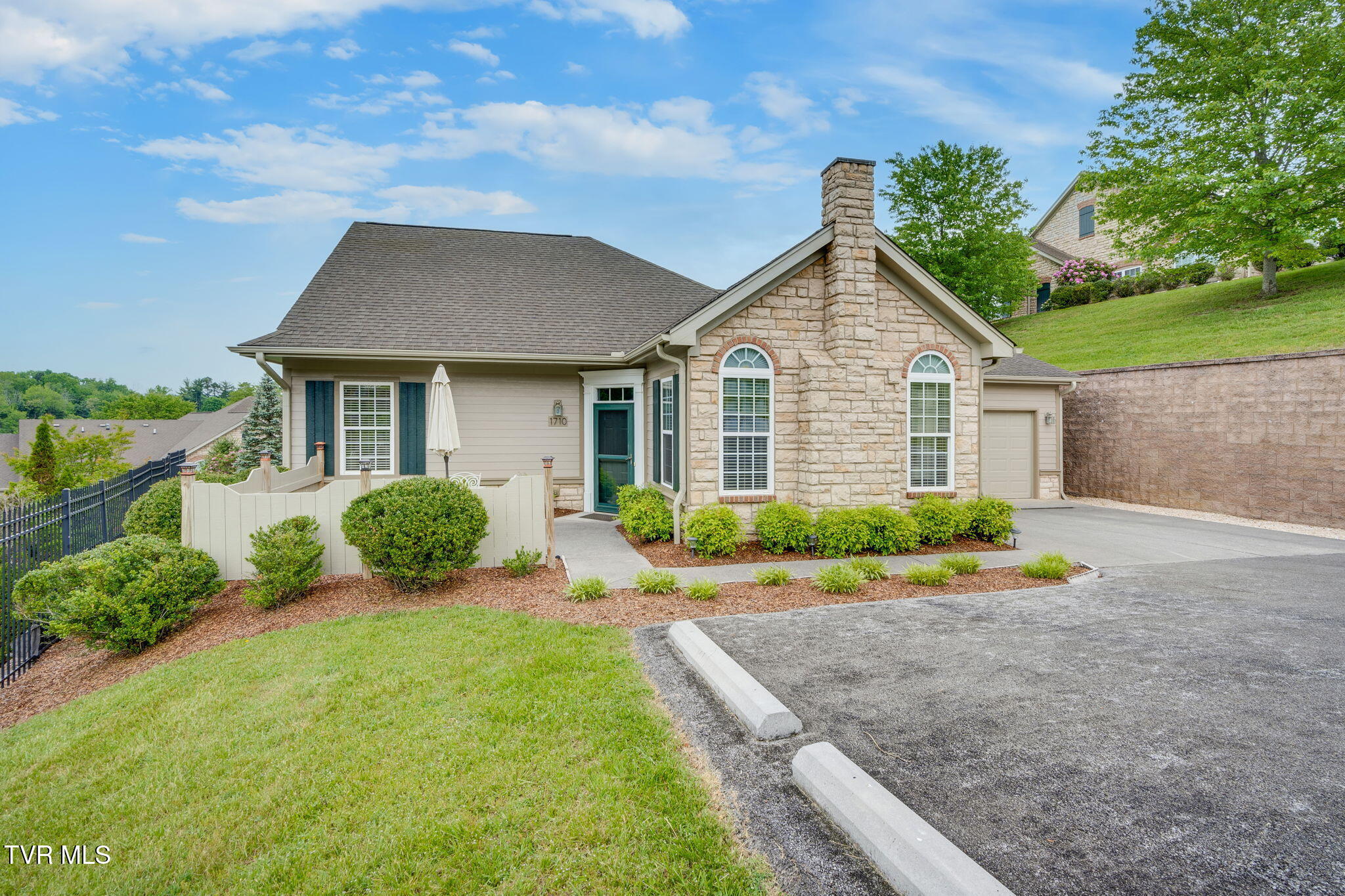 1710 Skyland Falls Court #1710, Kingsport, Tennessee image 2