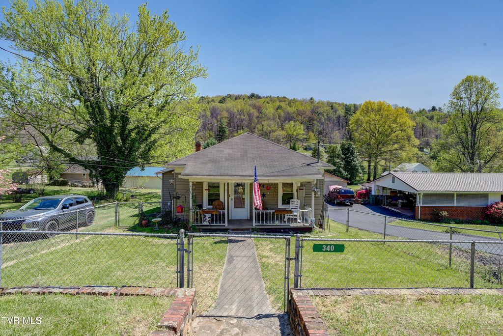 Photo of 340 Mohawk Drive, Erwin, TN 37650 (MLS # 9993566)