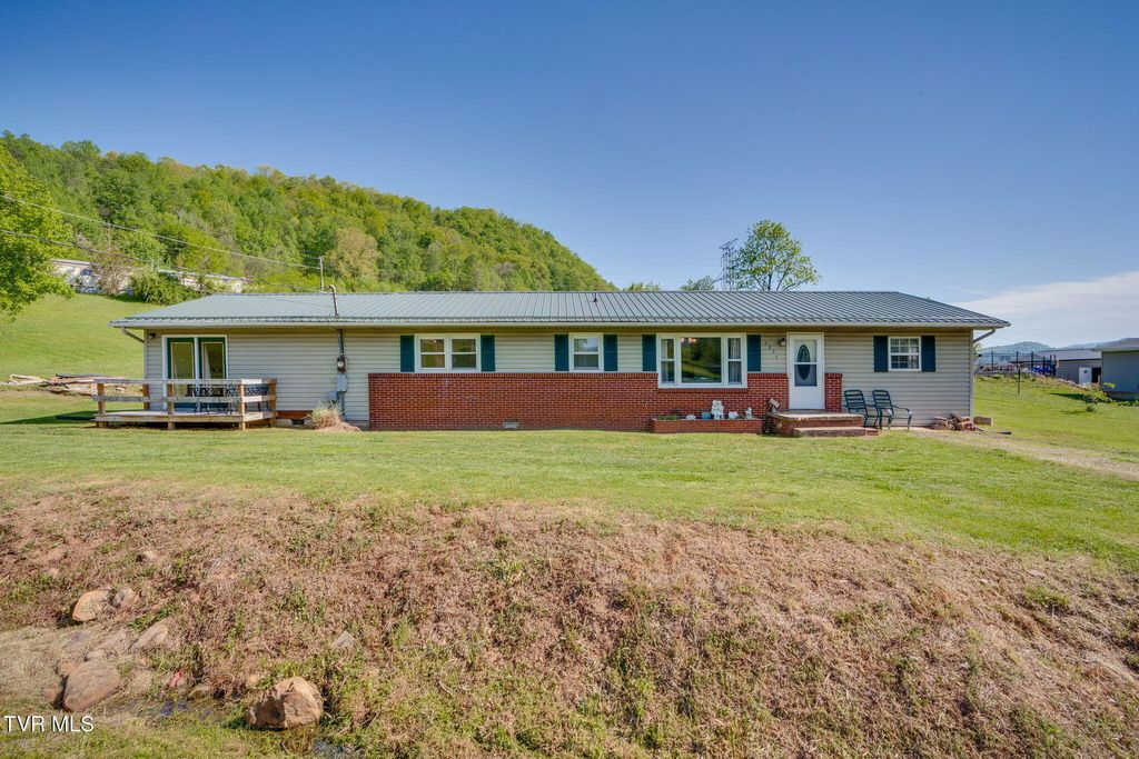 Photo of 2251 Siam Road, Elizabethton, TN 37643 (MLS # 9994358)