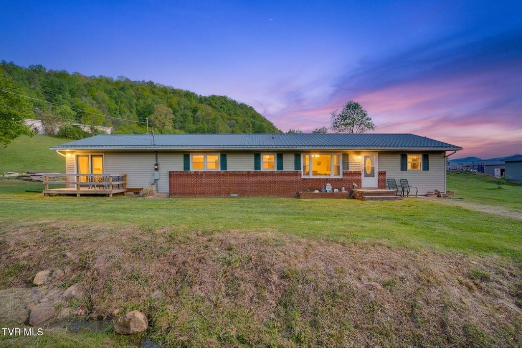 Photo of 2251 Siam Road, Elizabethton, TN 37643 (MLS # 9994358)