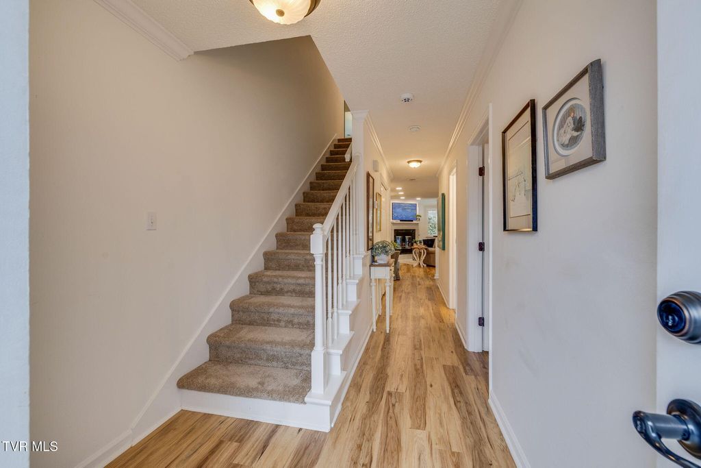 Photo of 617 Franklin Square Court #B, Johnson City, TN 37604 (MLS # 9991974)