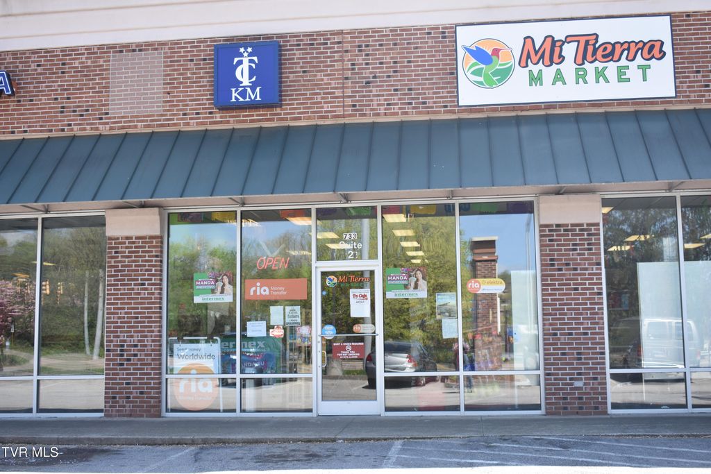 Photo of 733 Stone Drive #2a, Kingsport, TN 37660 (MLS # 9976894)