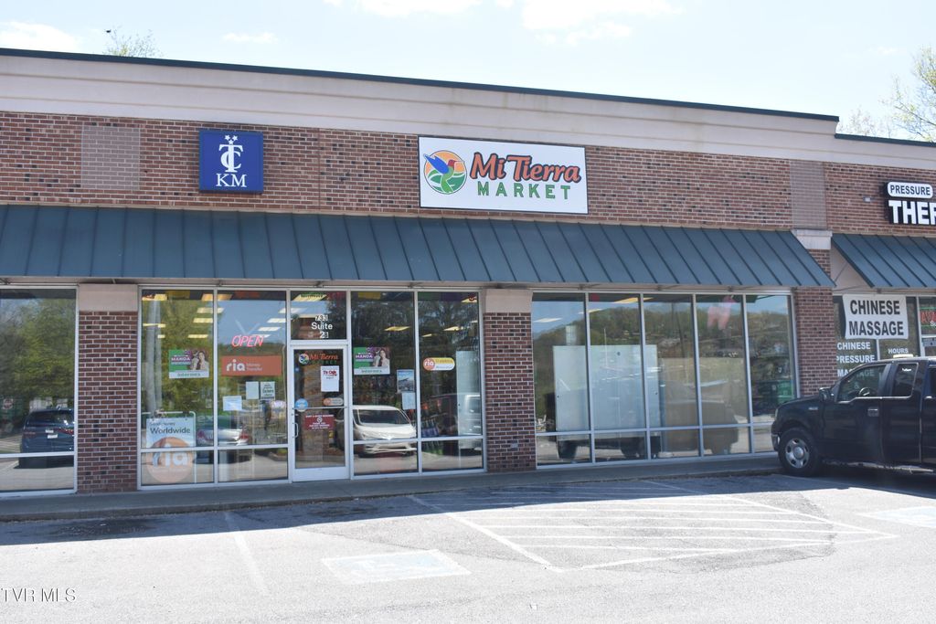 Photo of 733 Stone Drive #2a, Kingsport, TN 37660 (MLS # 9976894)