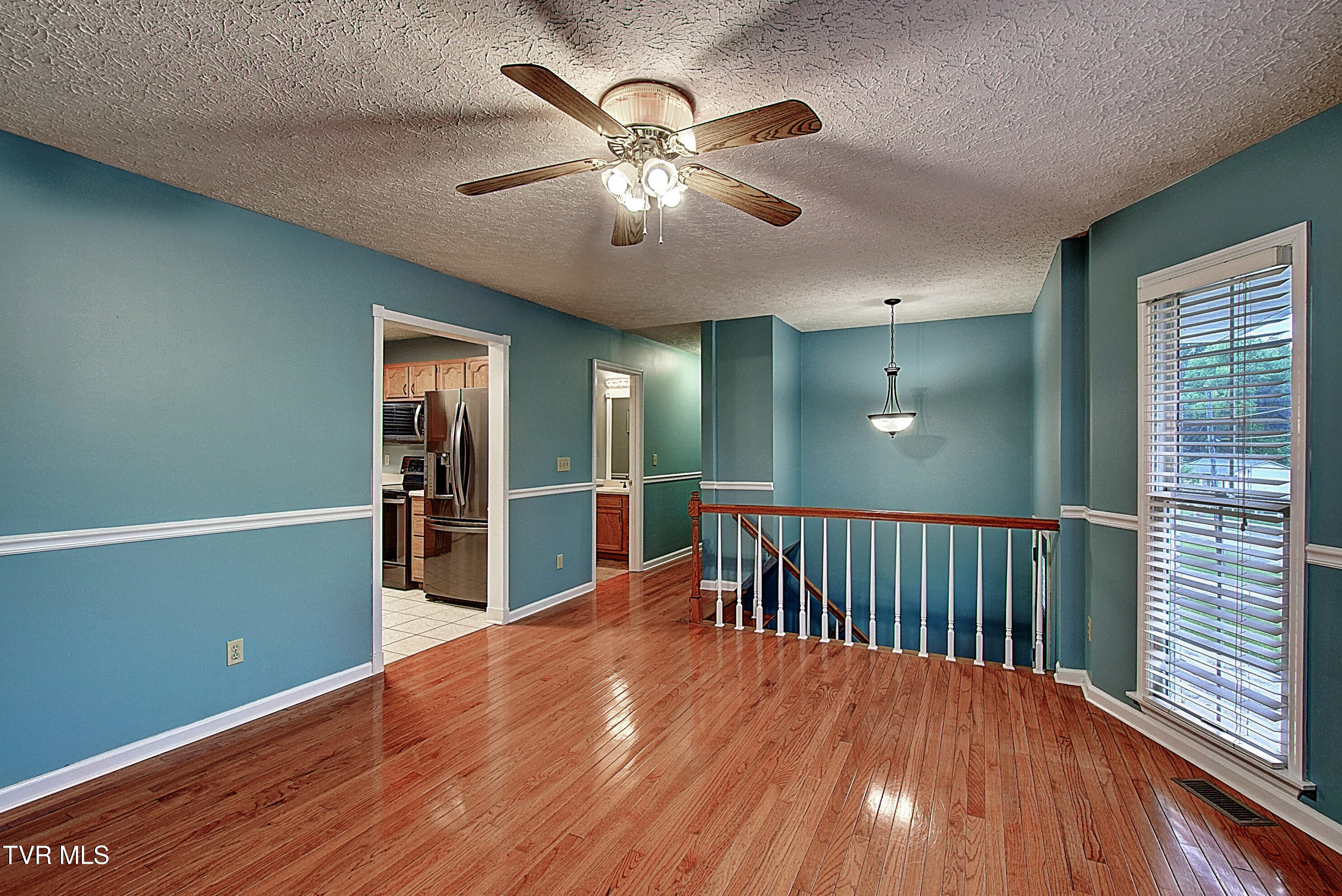 200 Mountain View Drive, Mount Carmel, Tennessee image 9