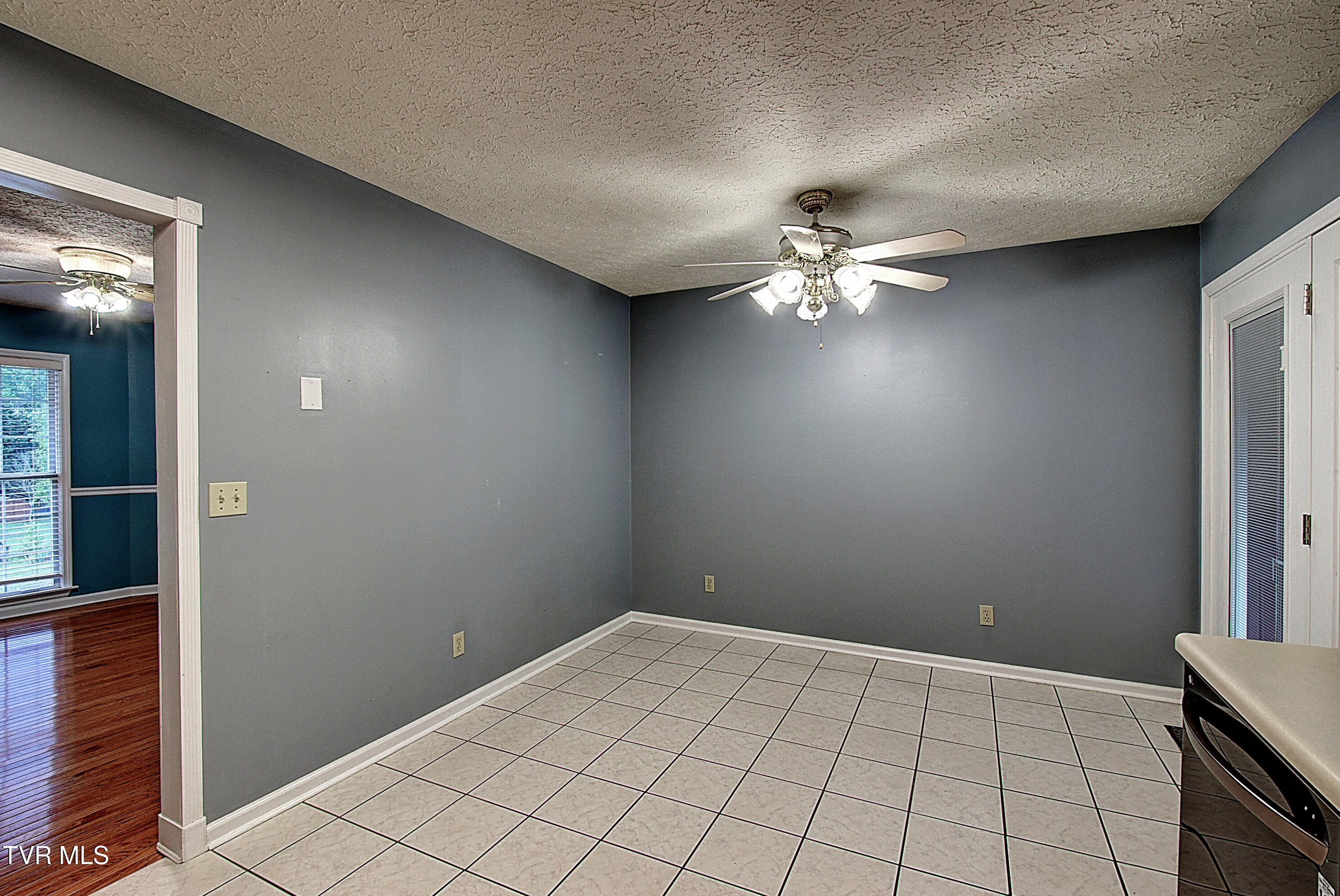200 Mountain View Drive, Mount Carmel, Tennessee image 14