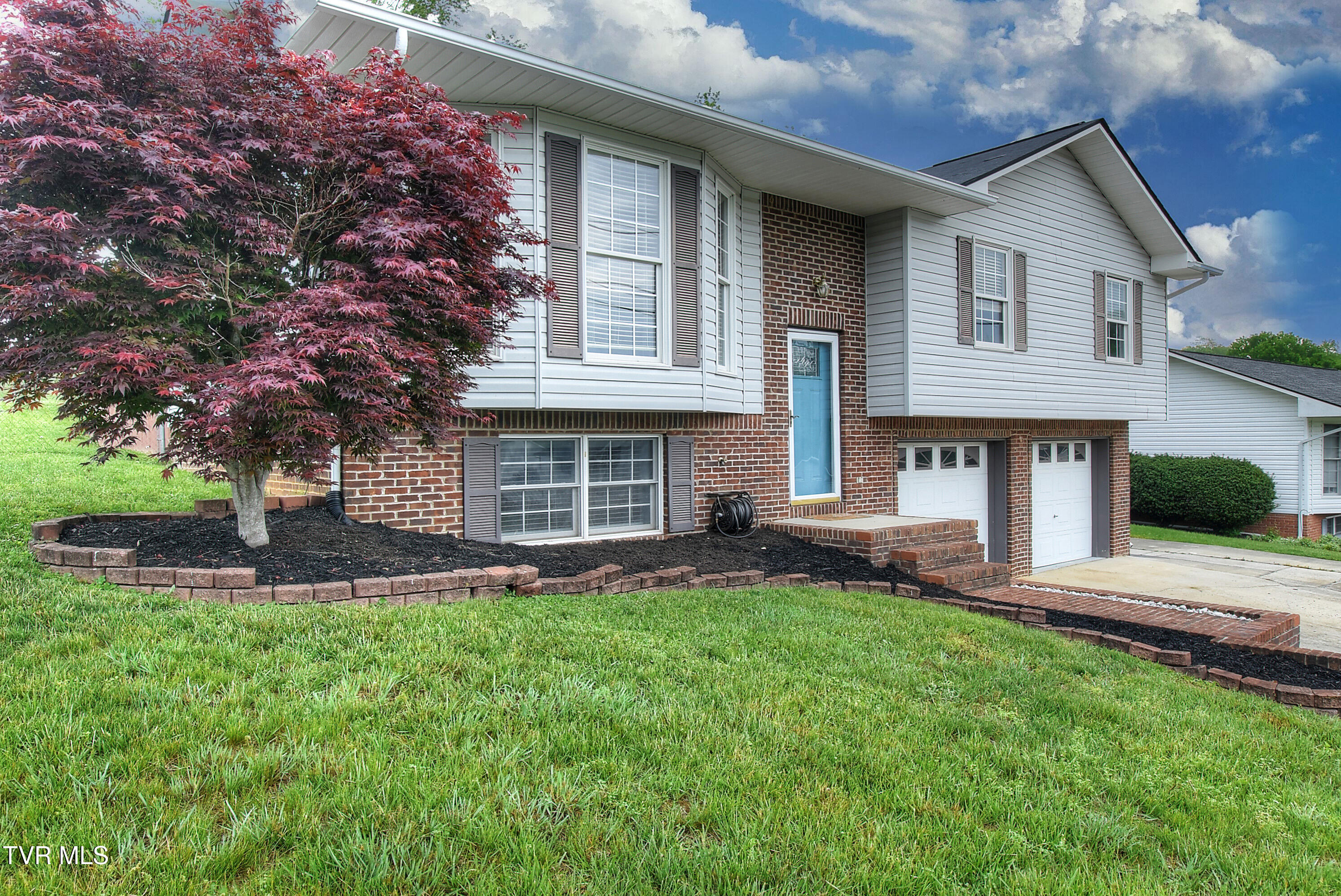 200 Mountain View Drive, Mount Carmel, Tennessee image 3