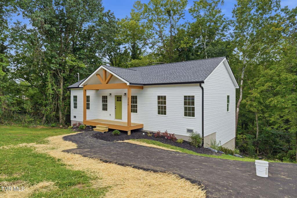 Photo of 3756 Thornton Drive, Kingsport, TN 37664 (MLS # 9998563)