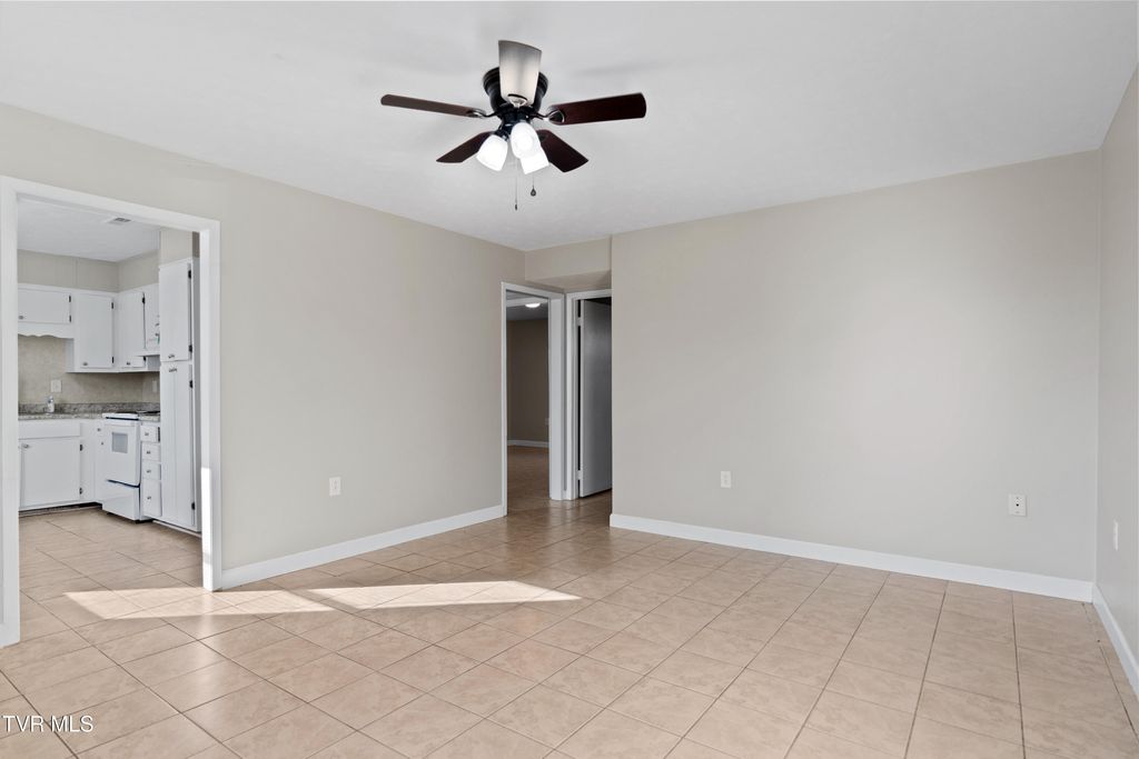 Photo of 1001 Kiser Boulevard #11, Greeneville, TN 37745 (MLS # 9989792)