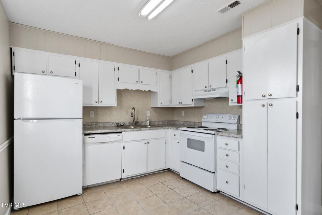 Photo of 1001 Kiser Boulevard #11, Greeneville, TN 37745 (MLS # 9989792)