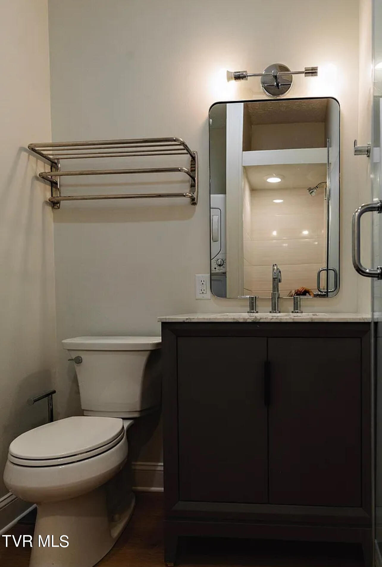 Johnson City, Tennessee 37604, United States, 2 Bedrooms Bedrooms, ,2 BathroomsBathrooms,Residential,Pending,41318