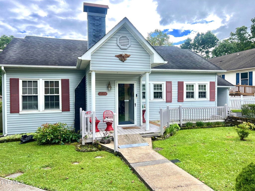 Photo of 1023 Ridge Avenue, Norton, VA 24273 (MLS # 10001374)