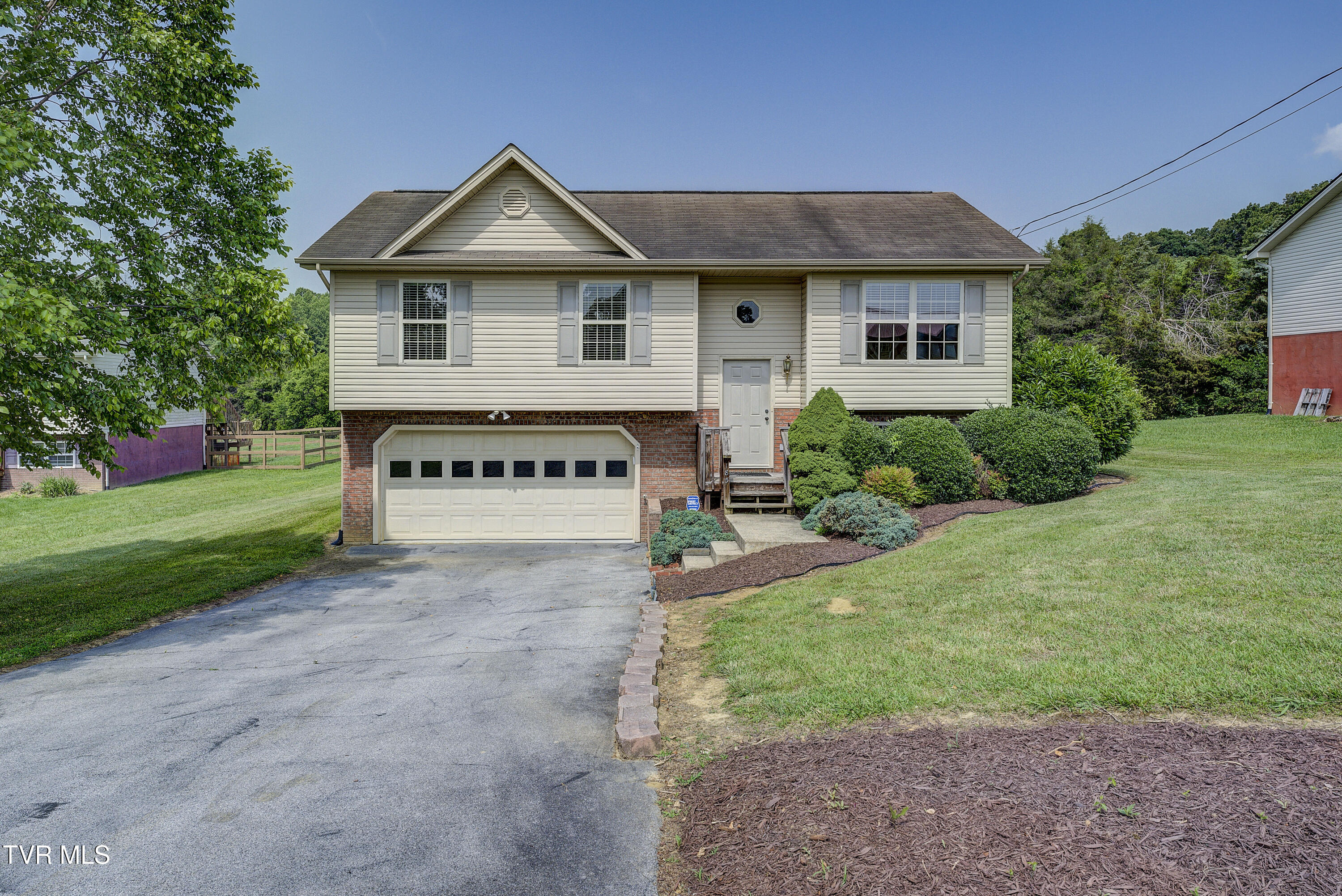 185 Thelma Hannabas Lane, Jonesborough, Tennessee image 2