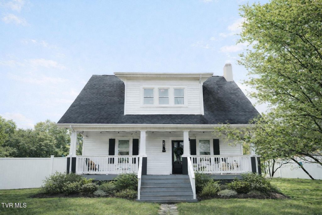 Photo of 340 Carter Street, Bluff City, TN 37618 (MLS # 9991215)