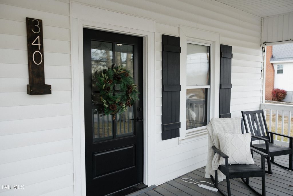 Photo of 340 Carter Street, Bluff City, TN 37618 (MLS # 9991215)