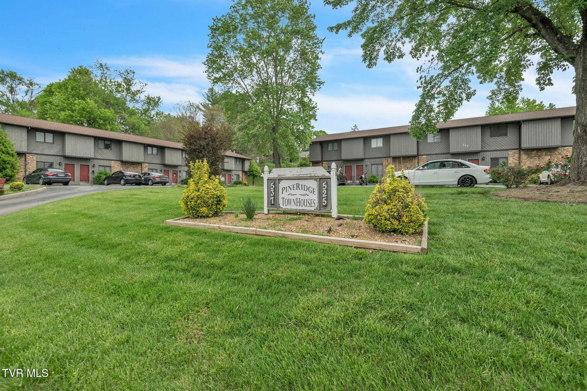 525 Scott County Road