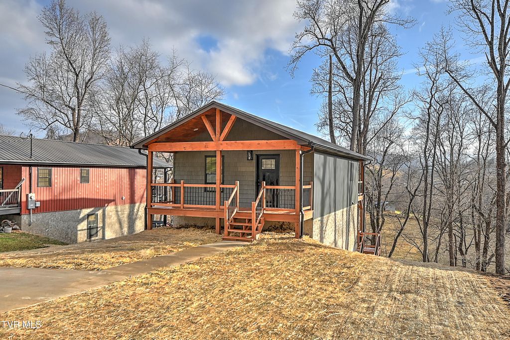 Photo of 145 Daniel Lane, Elizabethton, TN 37643 (MLS # 9989886)