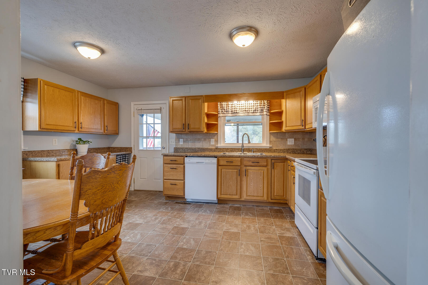 904 Hermitage Lane, Mount Carmel, Tennessee image 10