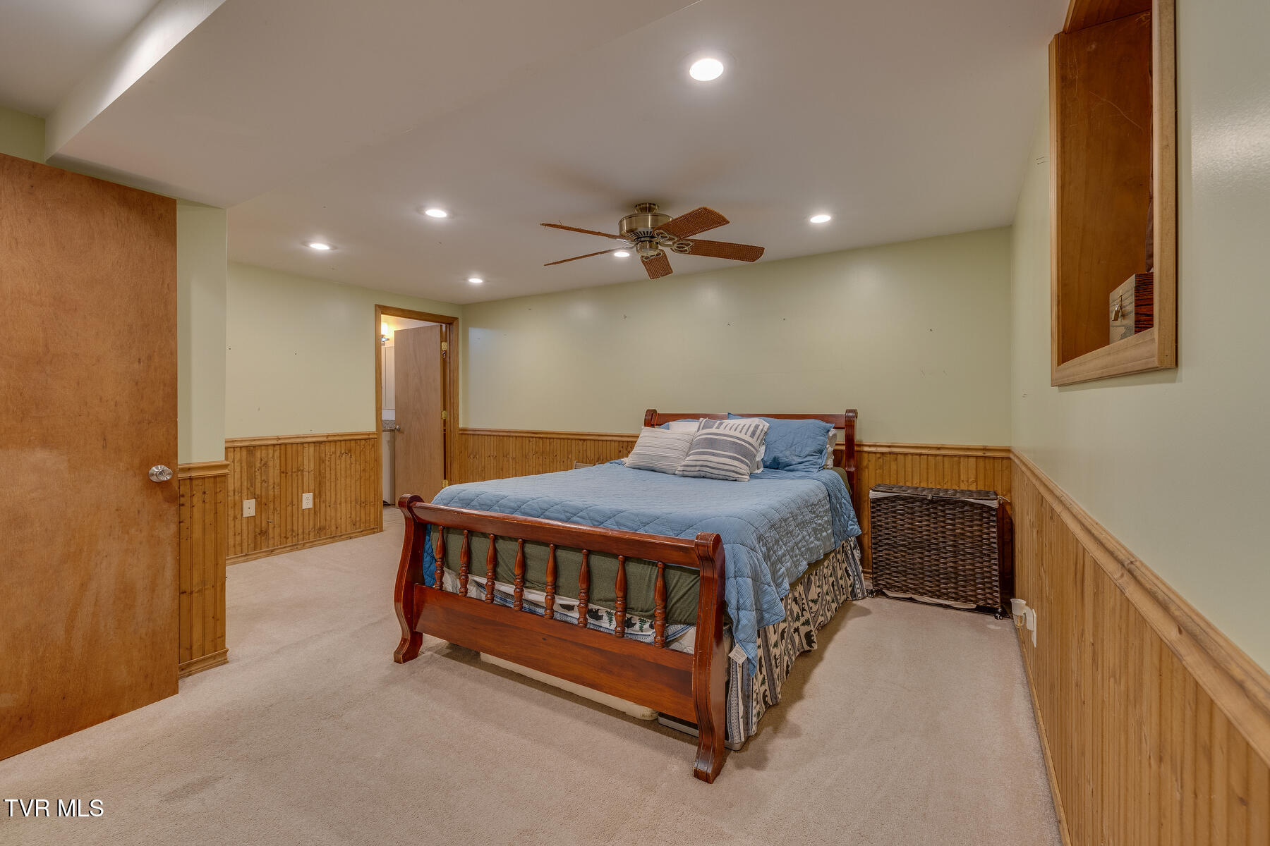 904 Hermitage Lane, Mount Carmel, Tennessee image 13