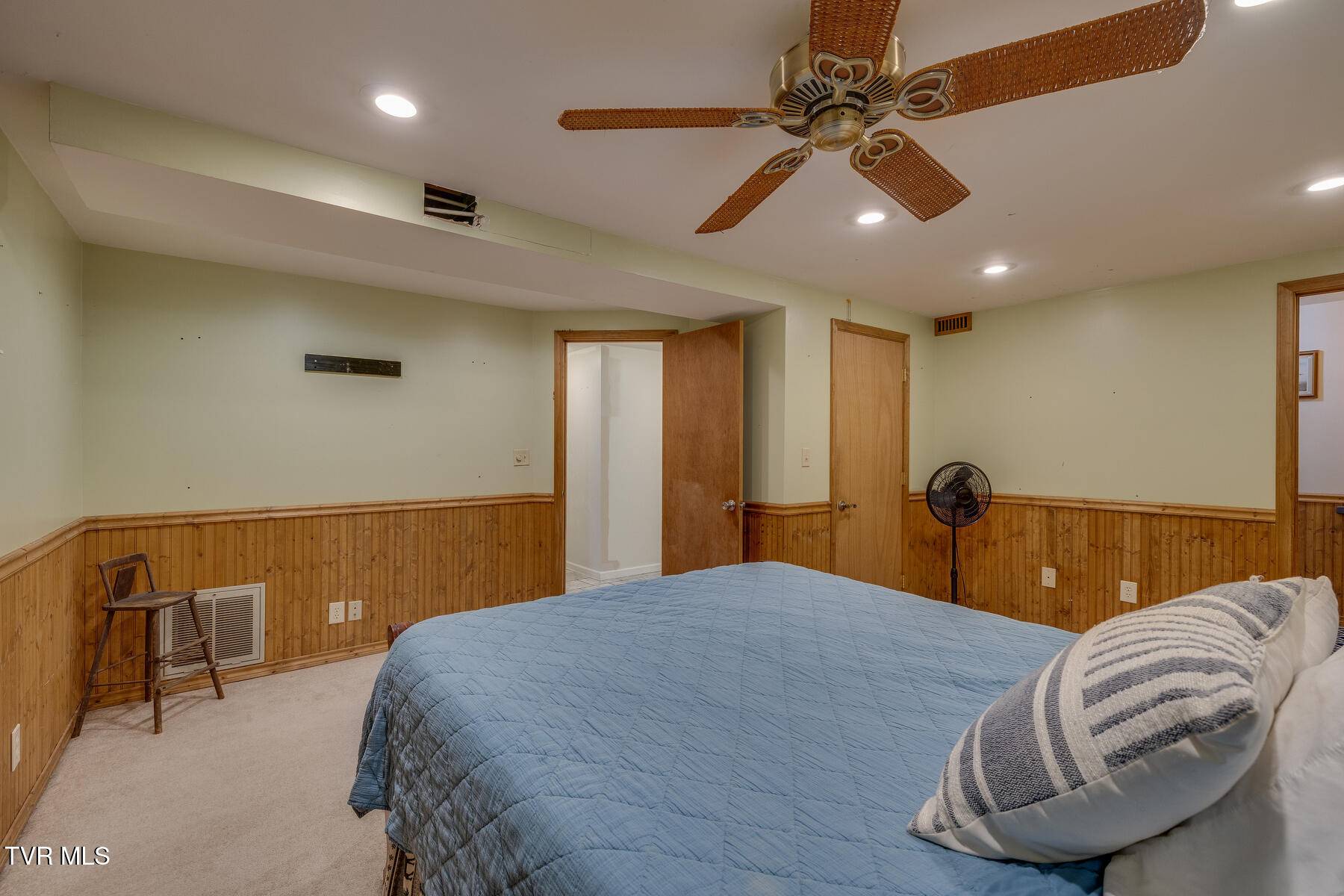 904 Hermitage Lane, Mount Carmel, Tennessee image 15