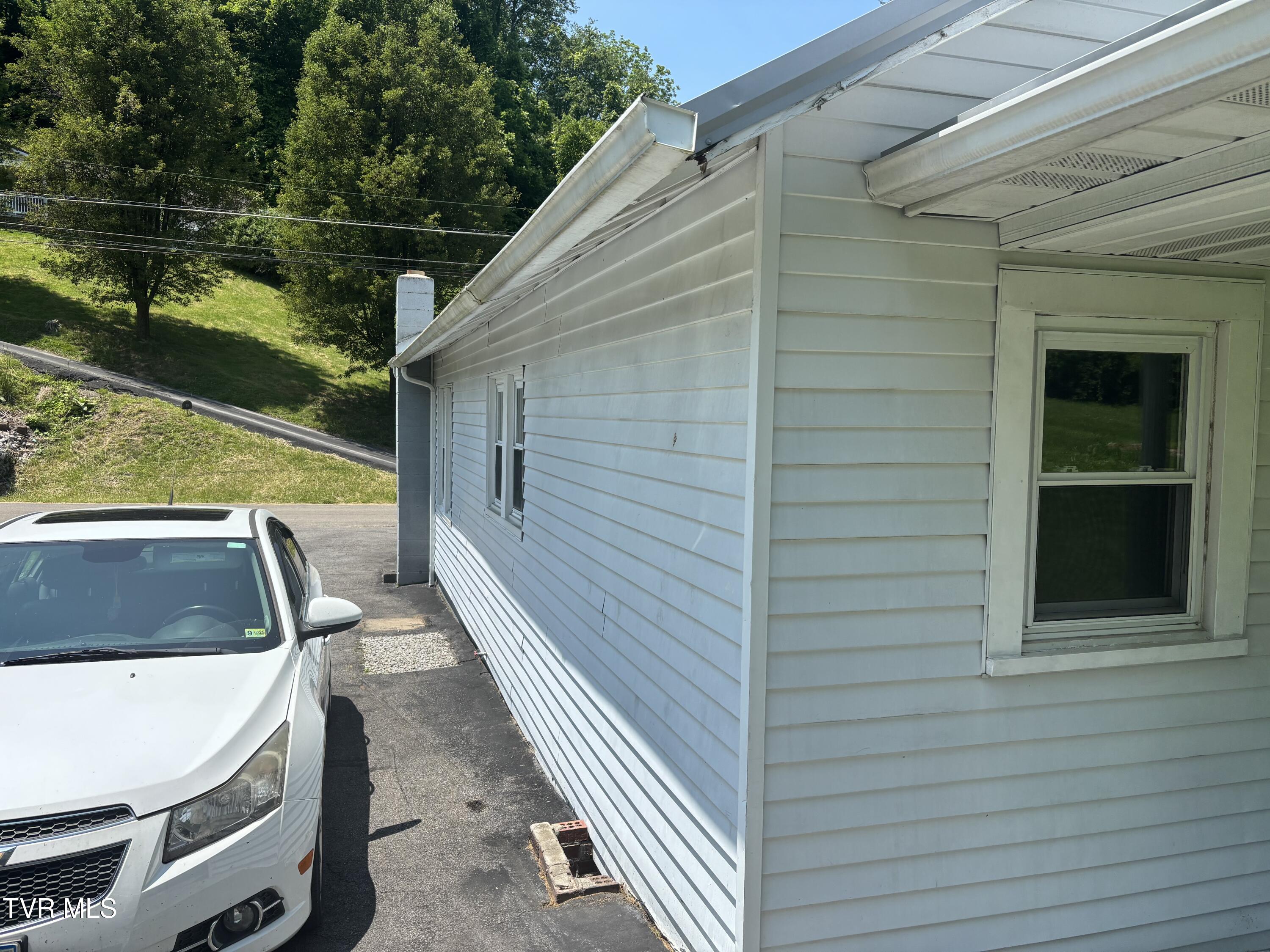 181 Powerhouse Hollow, Clintwood, Virginia image 8