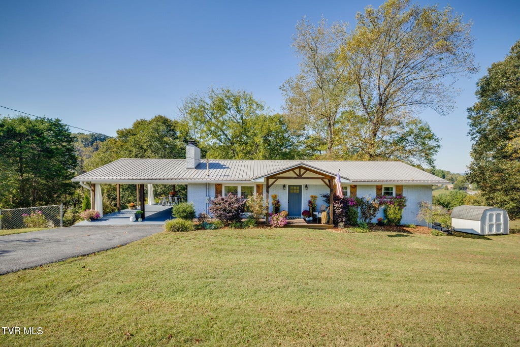 Photo of 304 Merman Road, Kingsport, TN 37663 (MLS # 10002133)