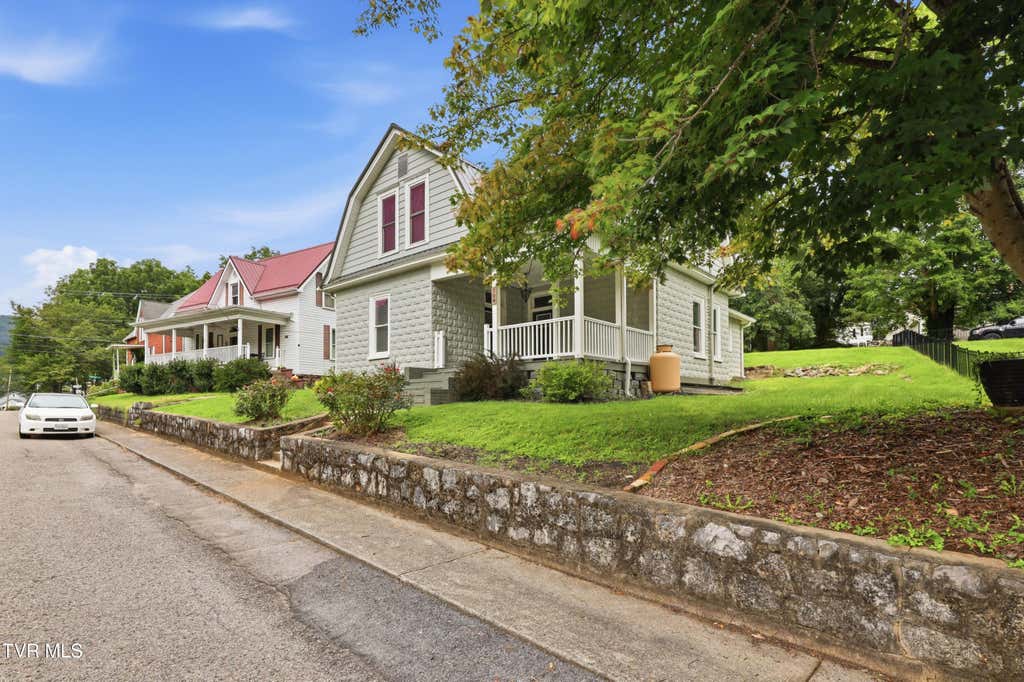 Photo of 194 Park Street, Gate City, VA 24251 (MLS # 9999408)