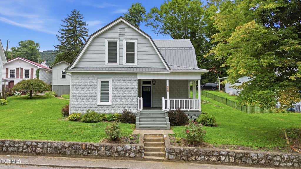 Photo of 194 Park Street, Gate City, VA 24251 (MLS # 9999408)