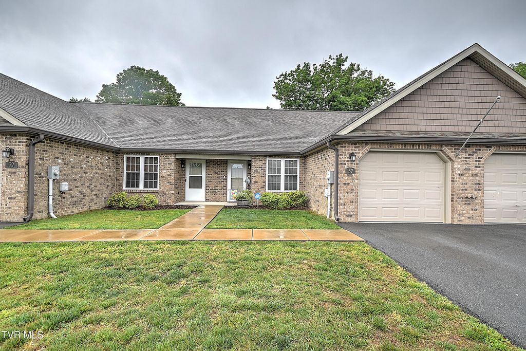 Photo of 57 Chatfield Square, Johnson City, TN 37615 (MLS # 9992961)