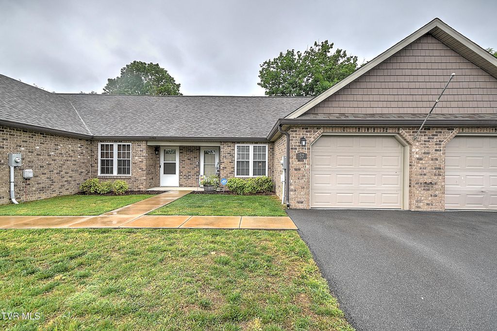 Photo of 57 Chatfield Square, Johnson City, TN 37615 (MLS # 9992961)