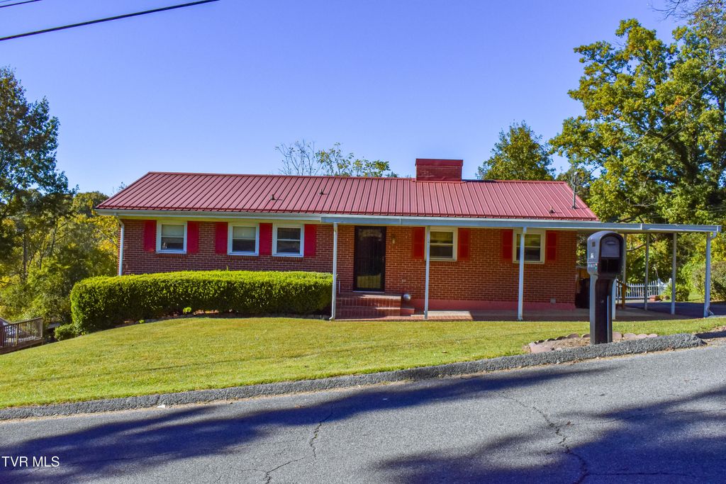 Photo of 305 Belmont Drive, Bristol, TN 37620 (MLS # 9987133)