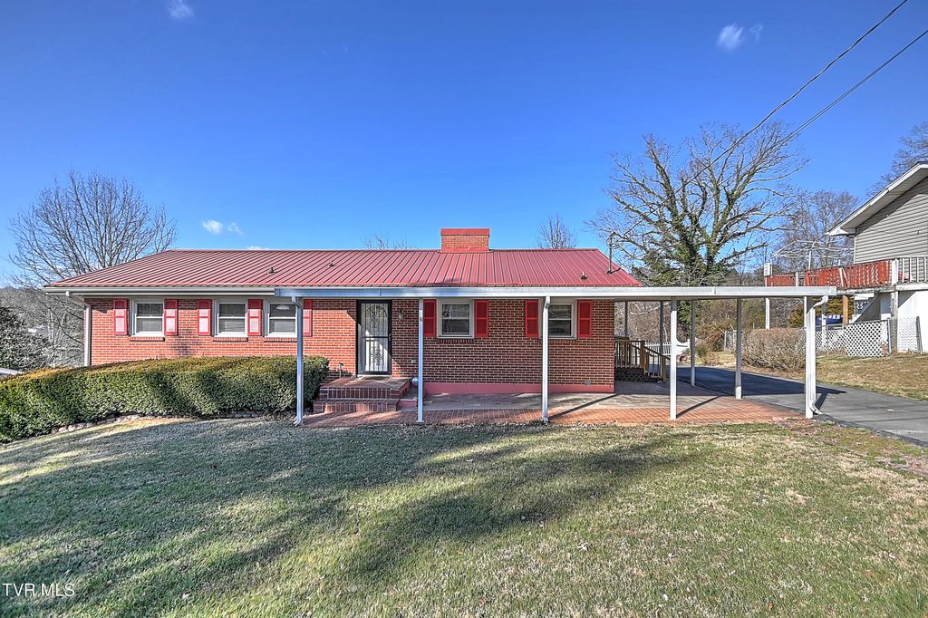 Photo of 305 Belmont Drive, Bristol, TN 37620 (MLS # 9987133)