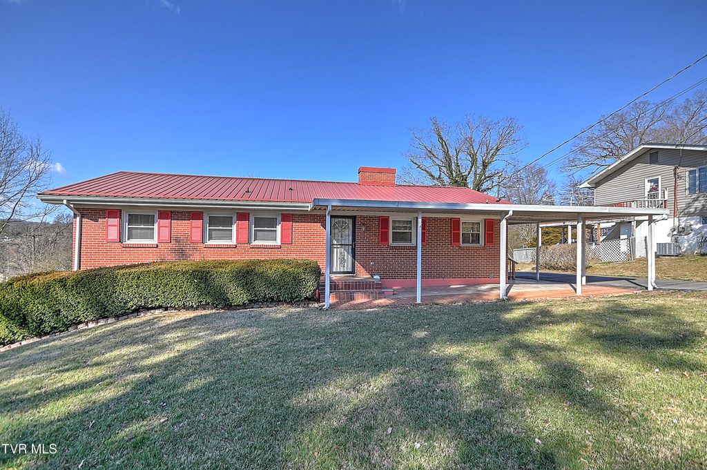 Photo of 305 Belmont Drive, Bristol, TN 37620 (MLS # 9987133)